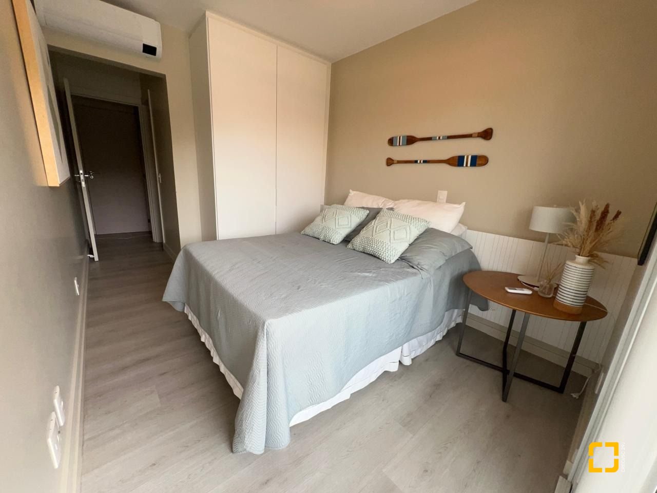 Apartamento com 128m², 6 quartos (sendo 3 suítes), 2 garagens, no bairro Cachoeira do Bom Jesus em Florianópolis