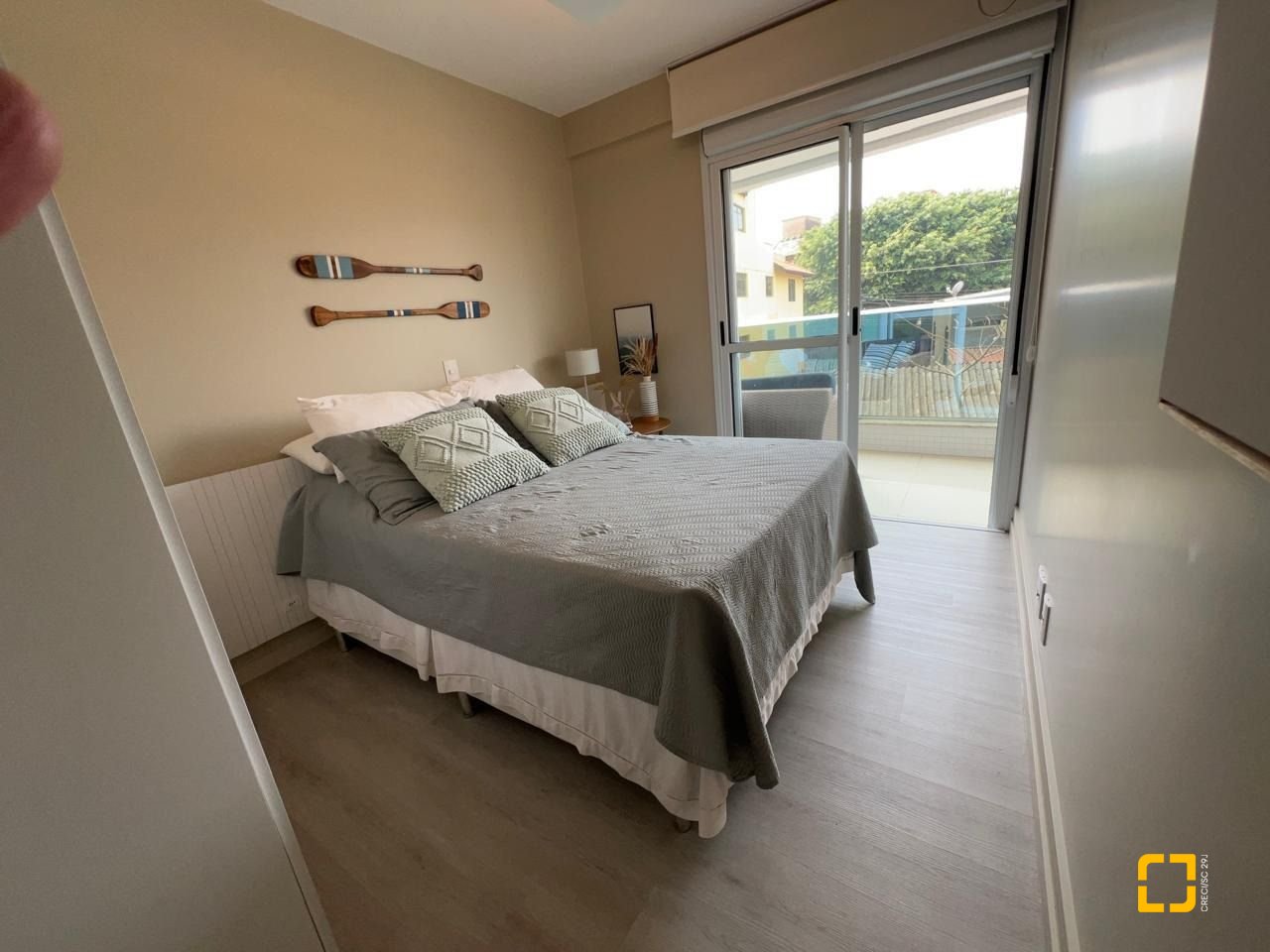 Apartamento com 128m², 6 quartos (sendo 3 suítes), 2 garagens, no bairro Cachoeira do Bom Jesus em Florianópolis