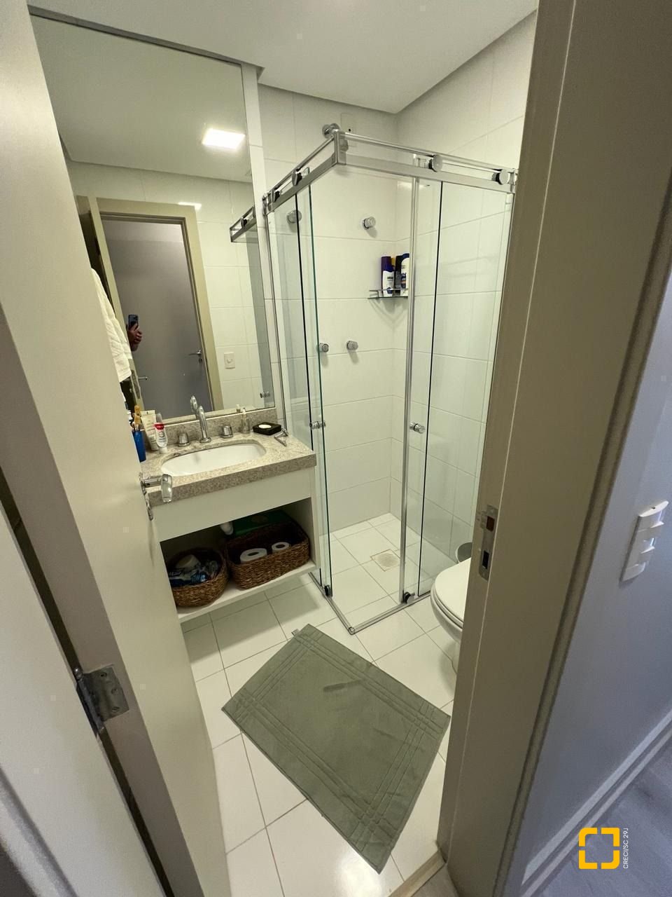 Apartamento com 128m², 6 quartos (sendo 3 suítes), 2 garagens, no bairro Cachoeira do Bom Jesus em Florianópolis