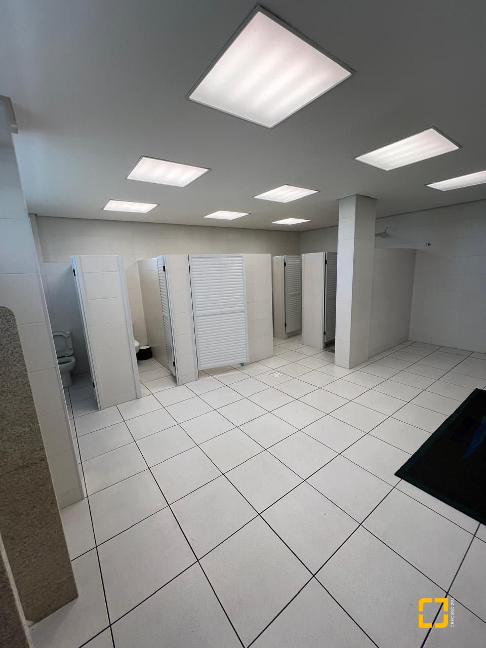 Apartamento com 128m², 6 quartos (sendo 3 suítes), 2 garagens, no bairro Cachoeira do Bom Jesus em Florianópolis