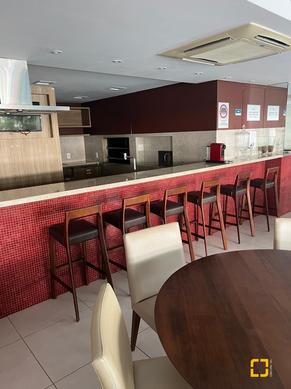Apartamento com 128m², 6 quartos (sendo 3 suítes), 2 garagens, no bairro Cachoeira do Bom Jesus em Florianópolis