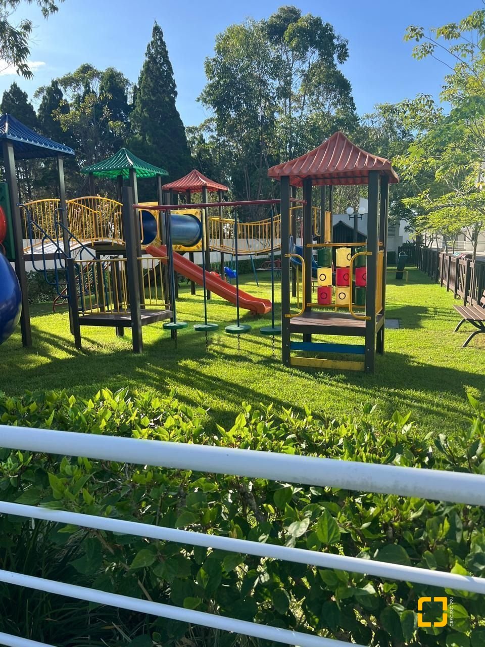 Apartamento com 128m², 6 quartos (sendo 3 suítes), 2 garagens, no bairro Cachoeira do Bom Jesus em Florianópolis