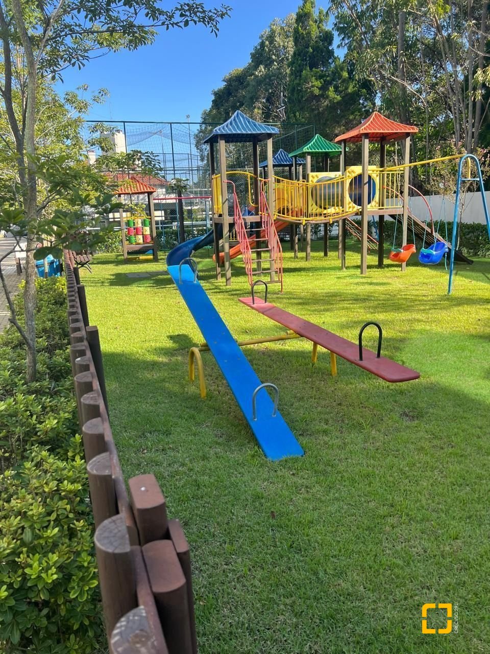 Apartamento com 128m², 6 quartos (sendo 3 suítes), 2 garagens, no bairro Cachoeira do Bom Jesus em Florianópolis