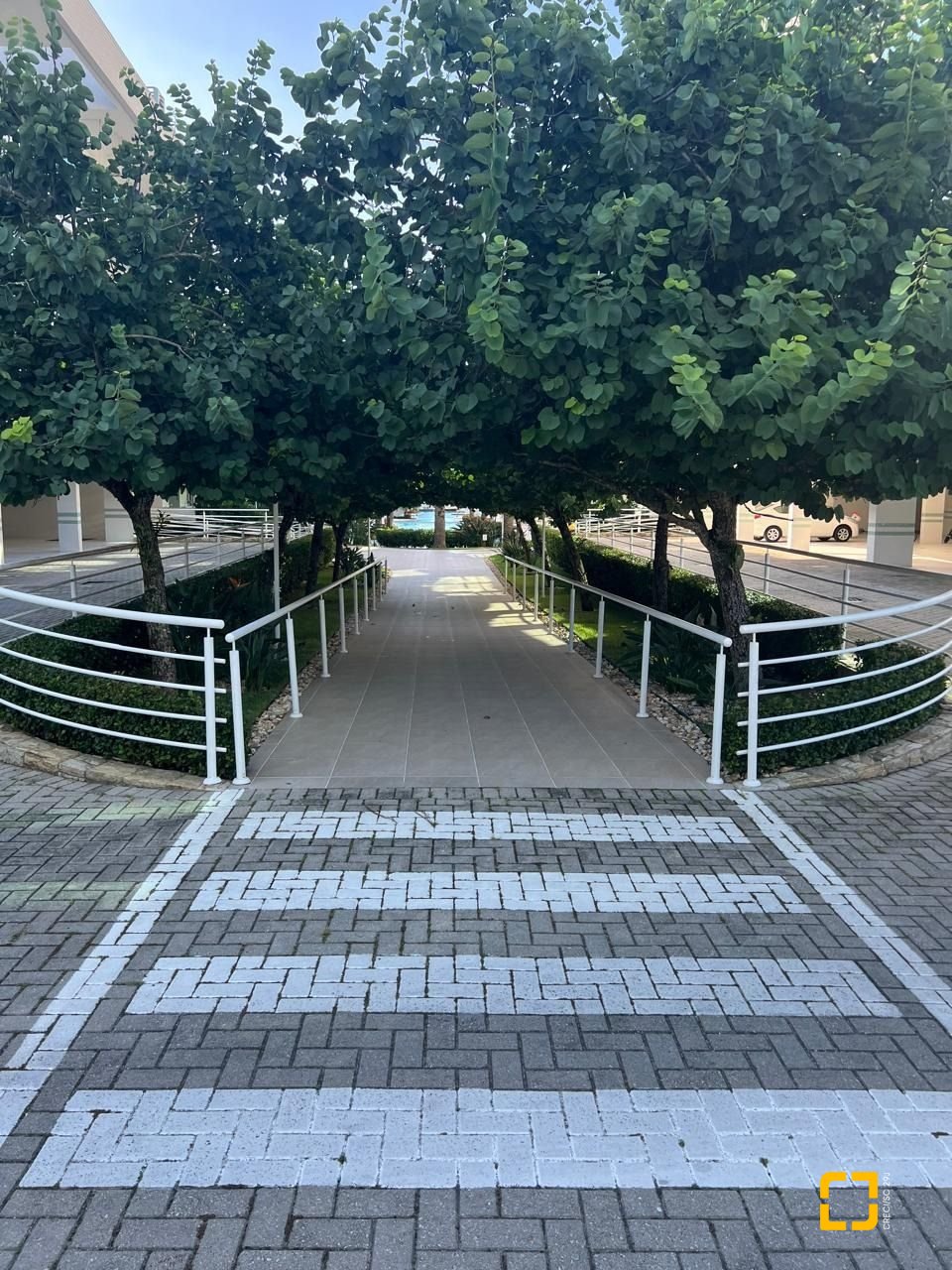 Apartamento com 128m², 6 quartos (sendo 3 suítes), 2 garagens, no bairro Cachoeira do Bom Jesus em Florianópolis