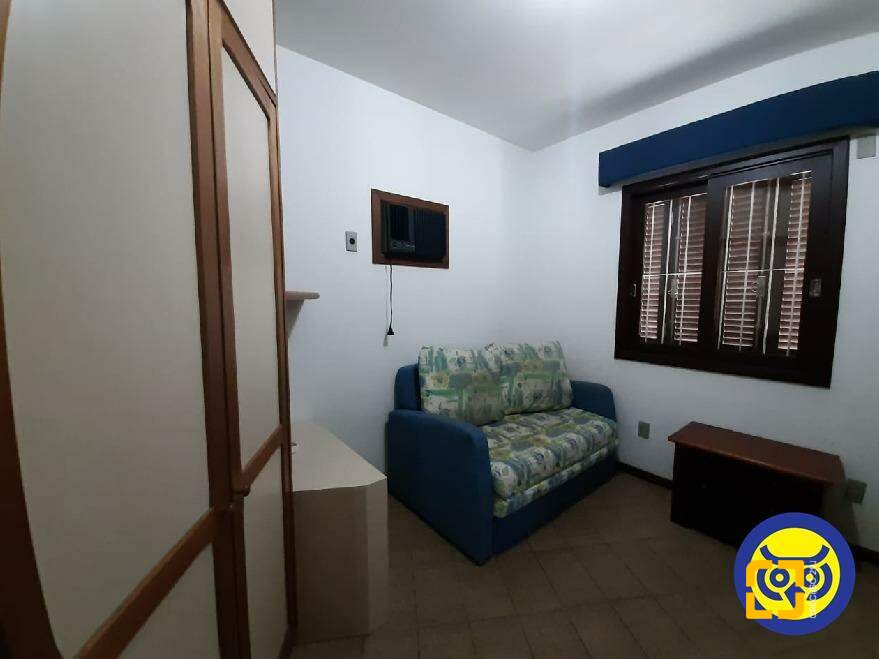 Casa com 227m², 5 quartos (sendo 1 suíte), 2 garagens, no bairro Lagoa da Conceição em Florianópolis