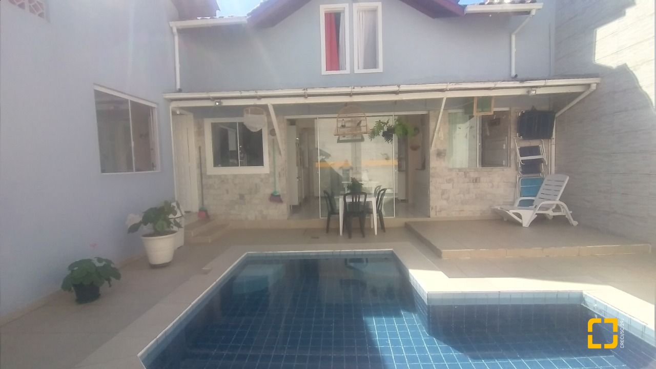 Casa com 161m², 4 quartos, 2 garagens, no bairro Monte Verde em Florianópolis