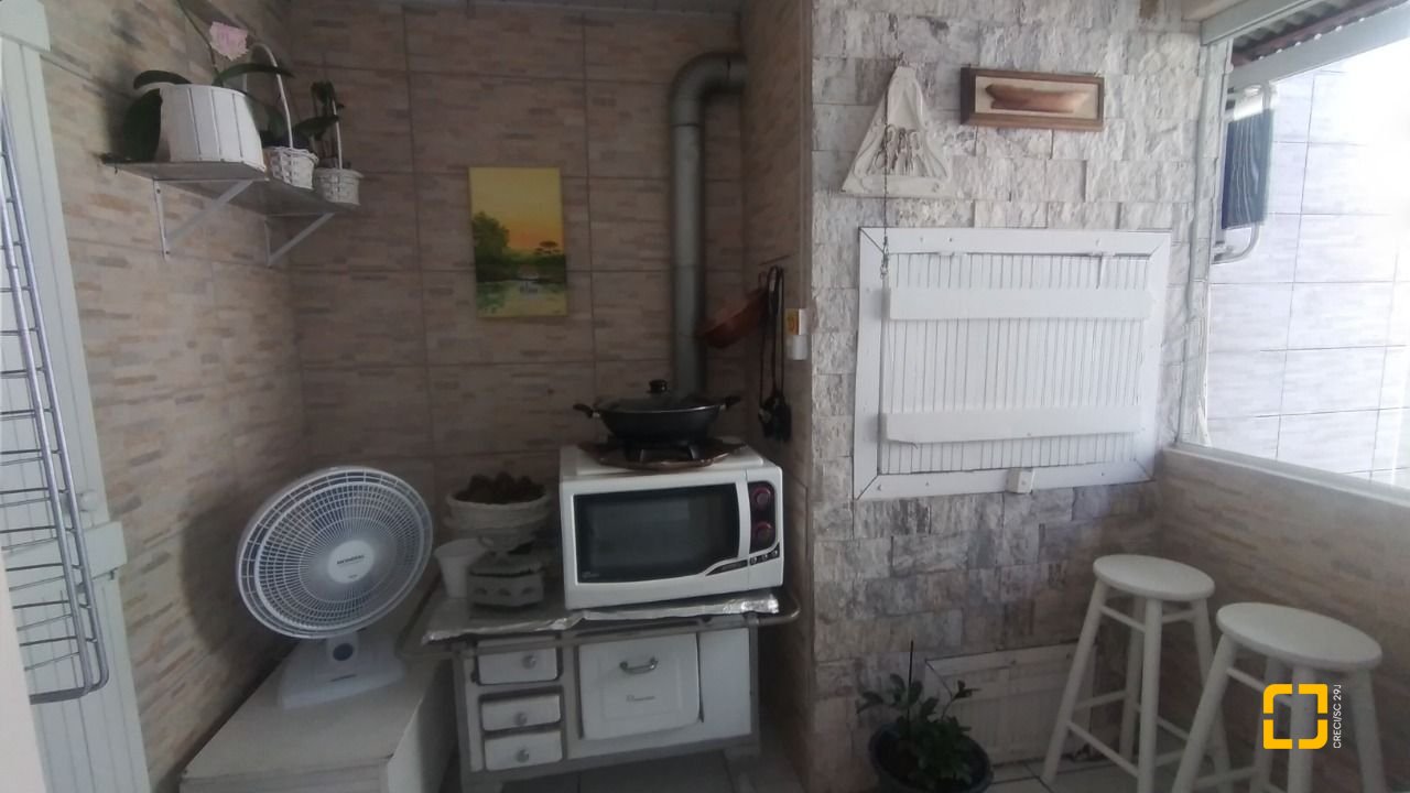 Casa com 161m², 4 quartos, 2 garagens, no bairro Monte Verde em Florianópolis