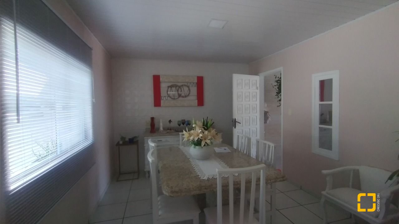Casa com 161m², 4 quartos, 2 garagens, no bairro Monte Verde em Florianópolis
