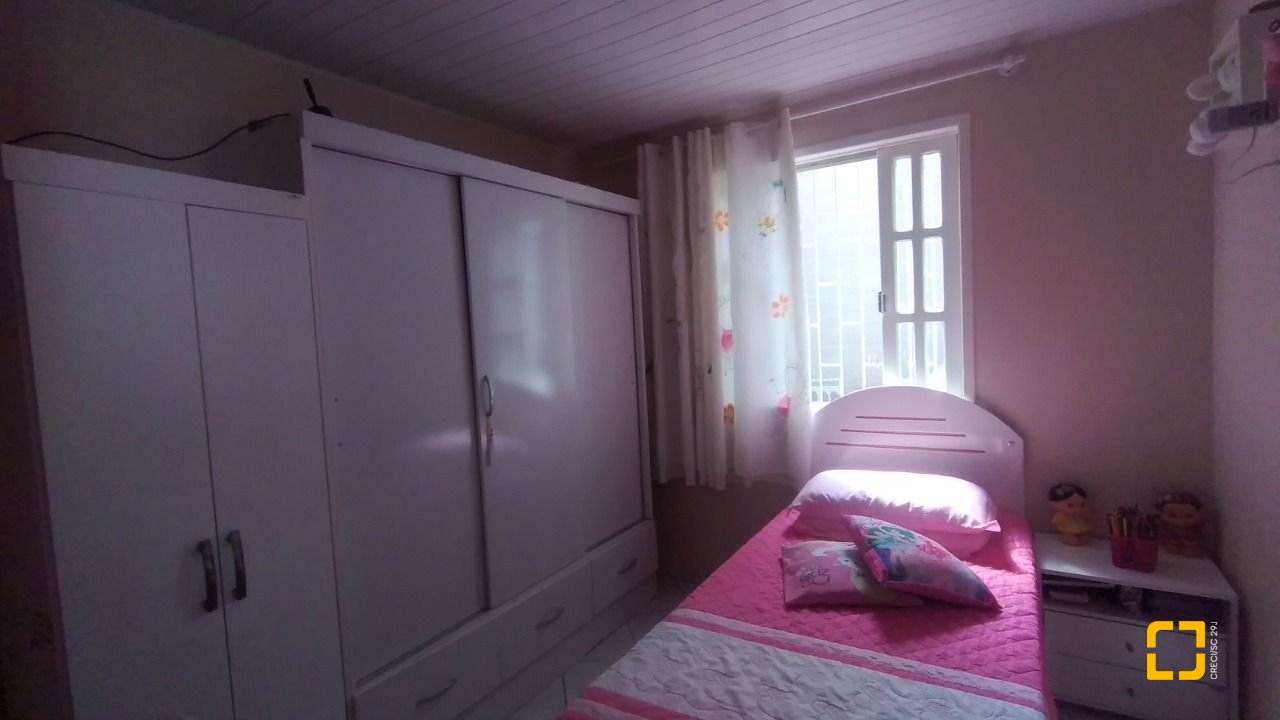 Casa com 161m², 4 quartos, 2 garagens, no bairro Monte Verde em Florianópolis