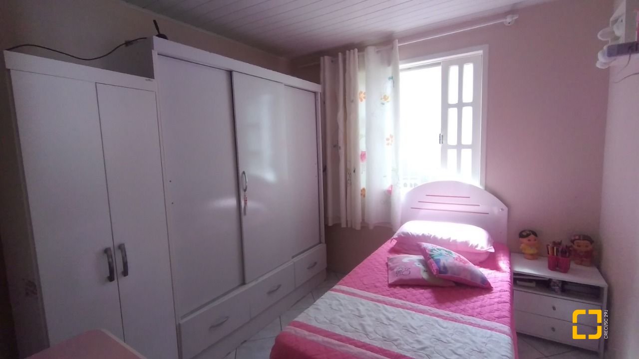 Casa com 161m², 4 quartos, 2 garagens, no bairro Monte Verde em Florianópolis