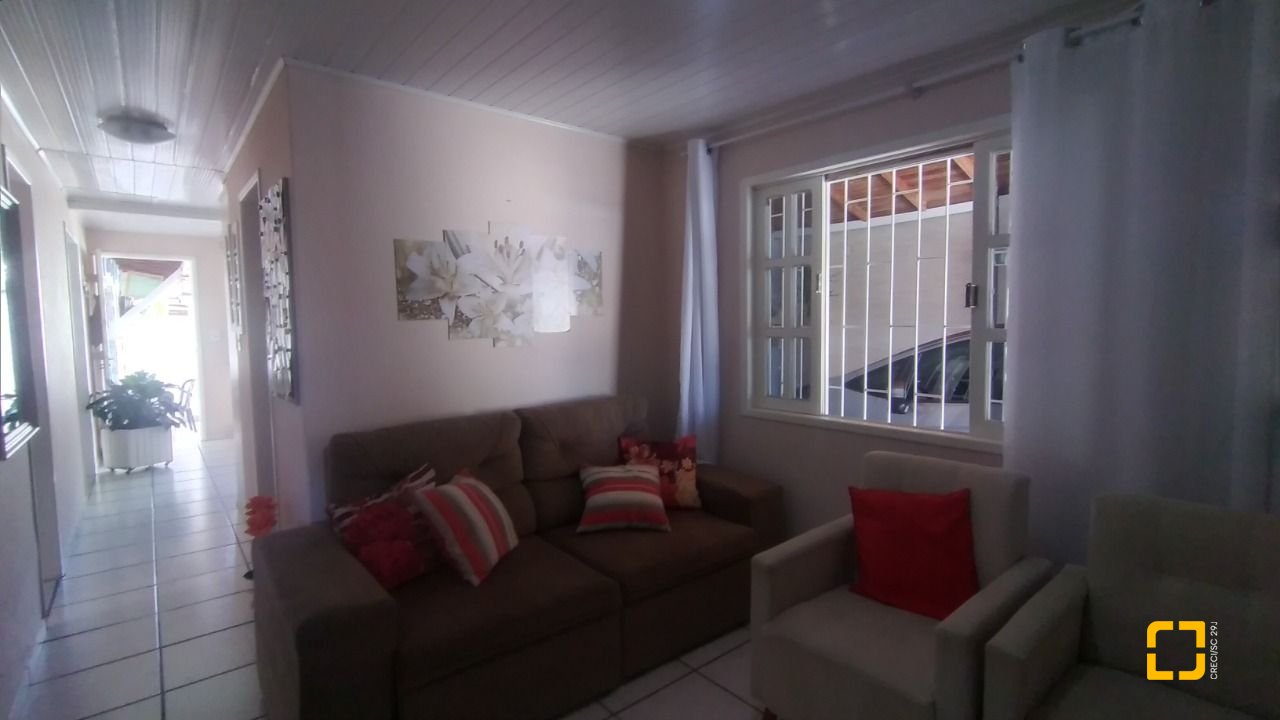 Casa com 161m², 4 quartos, 2 garagens, no bairro Monte Verde em Florianópolis