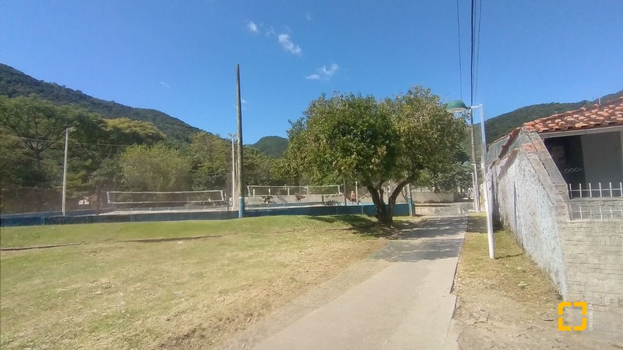 Casa com 161m², 4 quartos, 2 garagens, no bairro Monte Verde em Florianópolis
