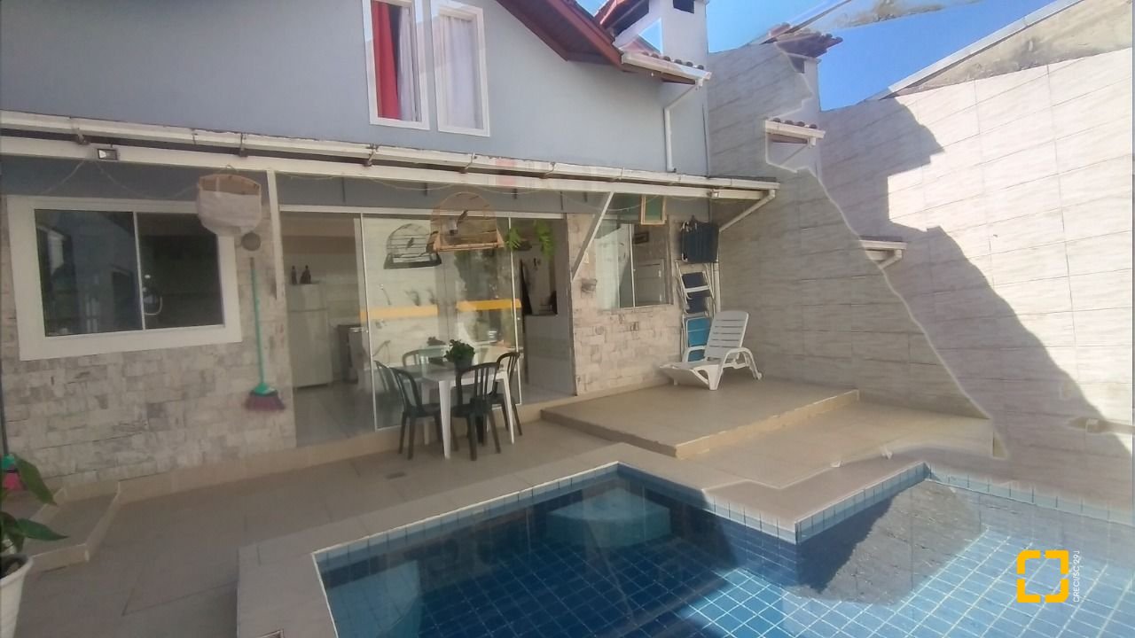 Casa com 161m², 4 quartos, 2 garagens, no bairro Monte Verde em Florianópolis