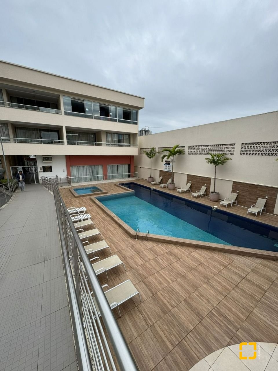 Apartamento com 67m², 2 quartos, 1 garagem, no bairro Barreiros em São José