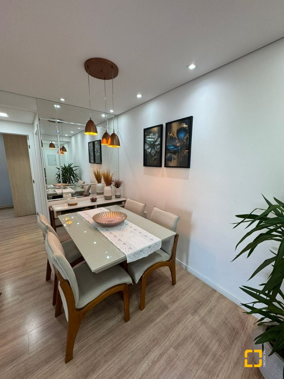 Apartamento com 67m², 2 quartos, 1 garagem, no bairro Barreiros em São José