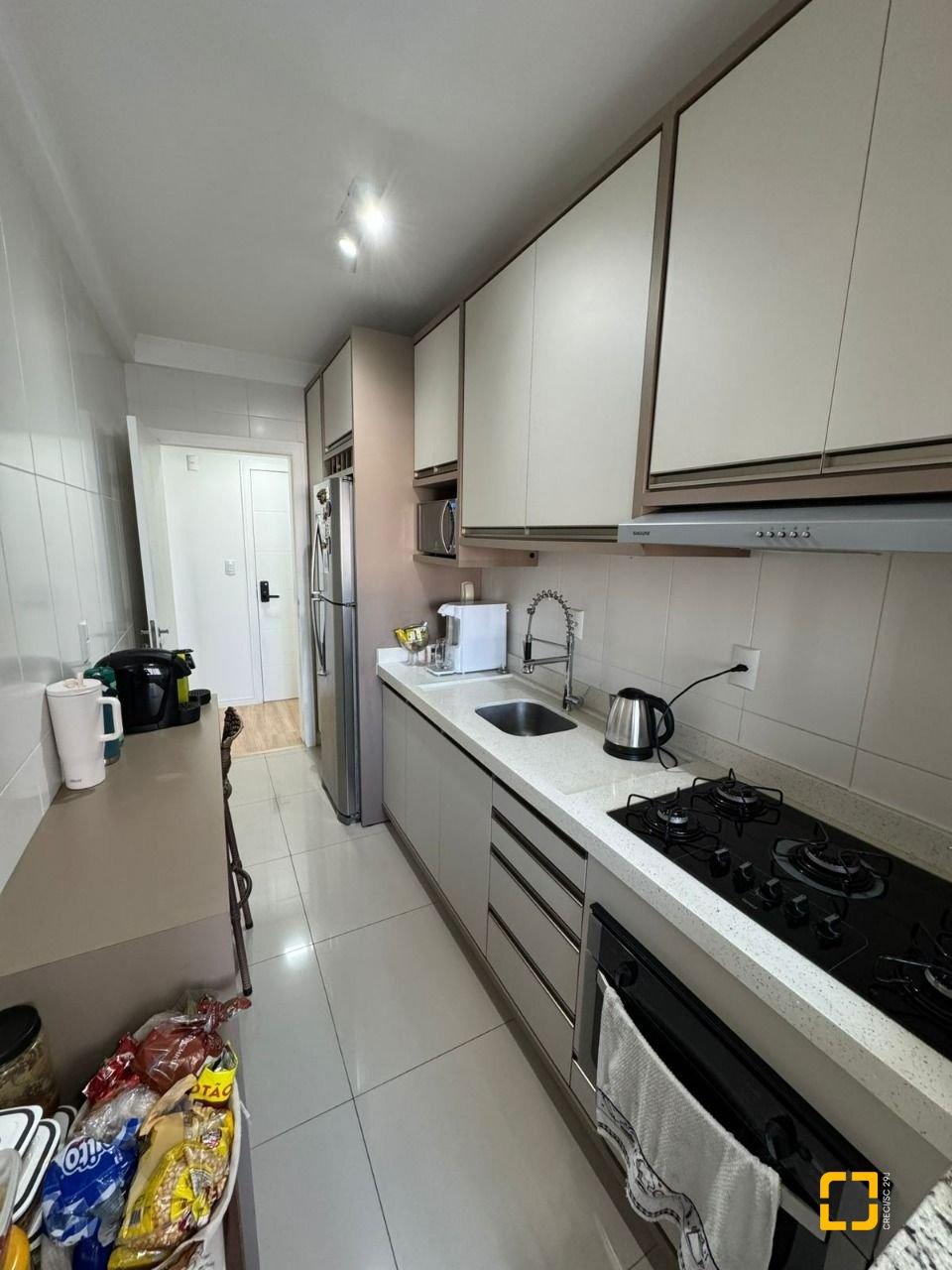 Apartamento com 67m², 2 quartos, 1 garagem, no bairro Barreiros em São José