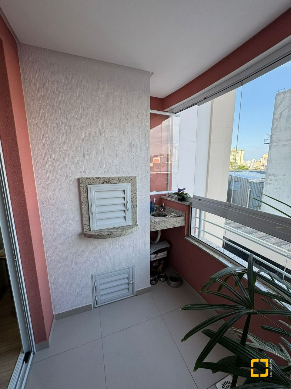 Apartamento com 67m², 2 quartos, 1 garagem, no bairro Barreiros em São José
