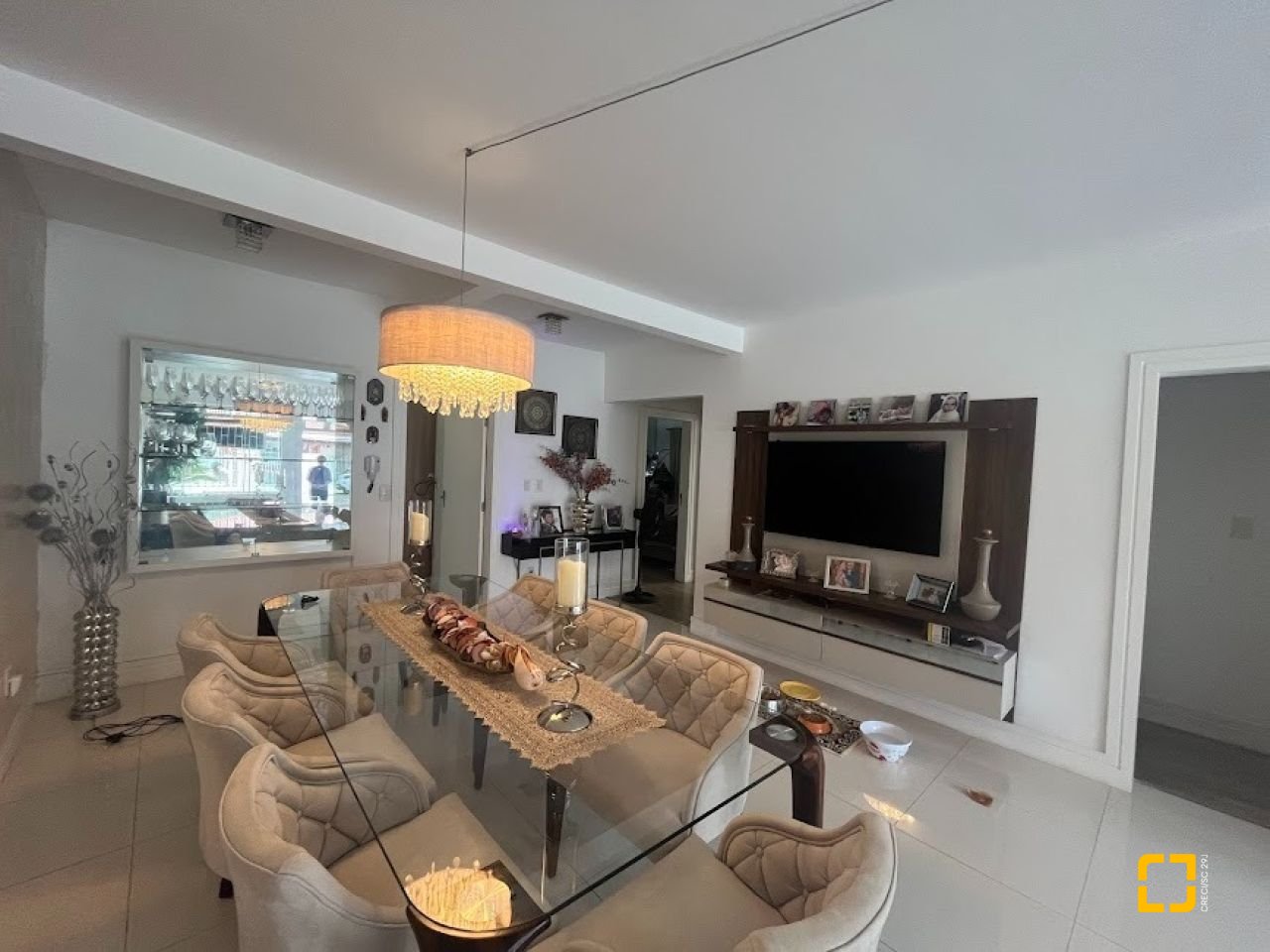 Casa com 217m², 4 quartos (sendo 1 suíte), 4 garagens, no bairro Parque São Jorge em Florianópolis