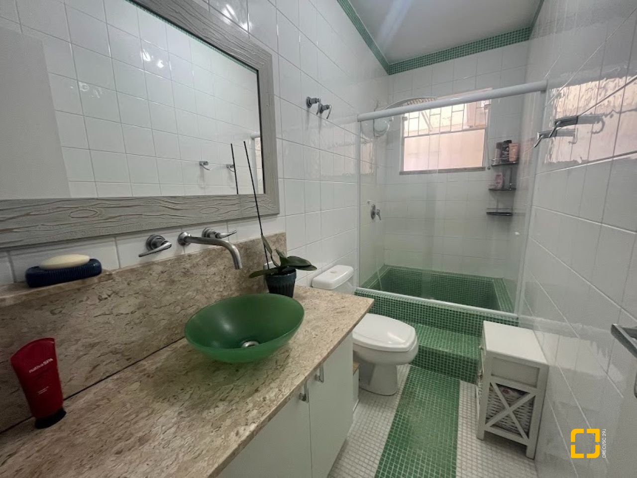 Casa com 217m², 4 quartos (sendo 1 suíte), 4 garagens, no bairro Parque São Jorge em Florianópolis