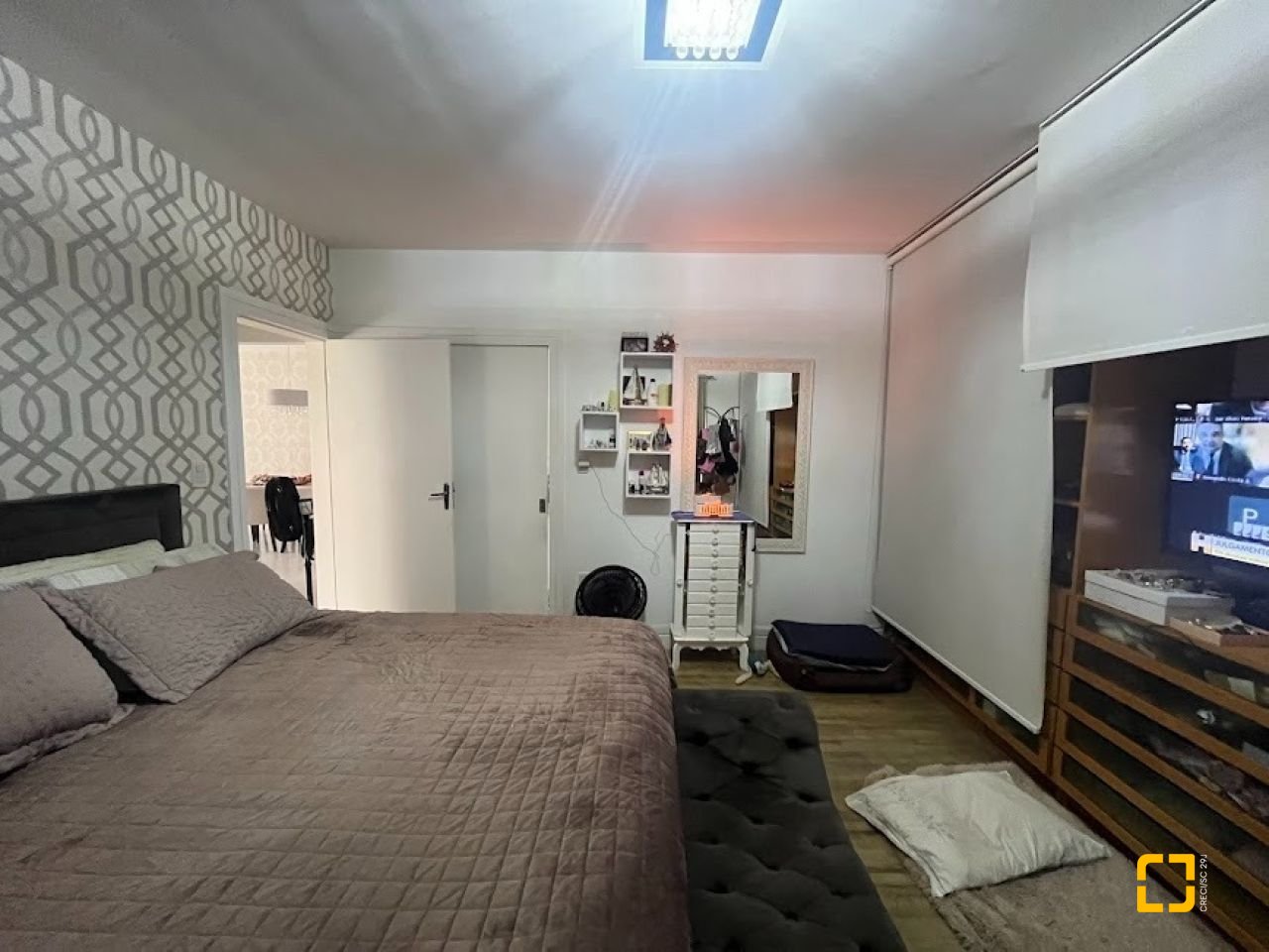 Casa com 217m², 4 quartos (sendo 1 suíte), 4 garagens, no bairro Parque São Jorge em Florianópolis