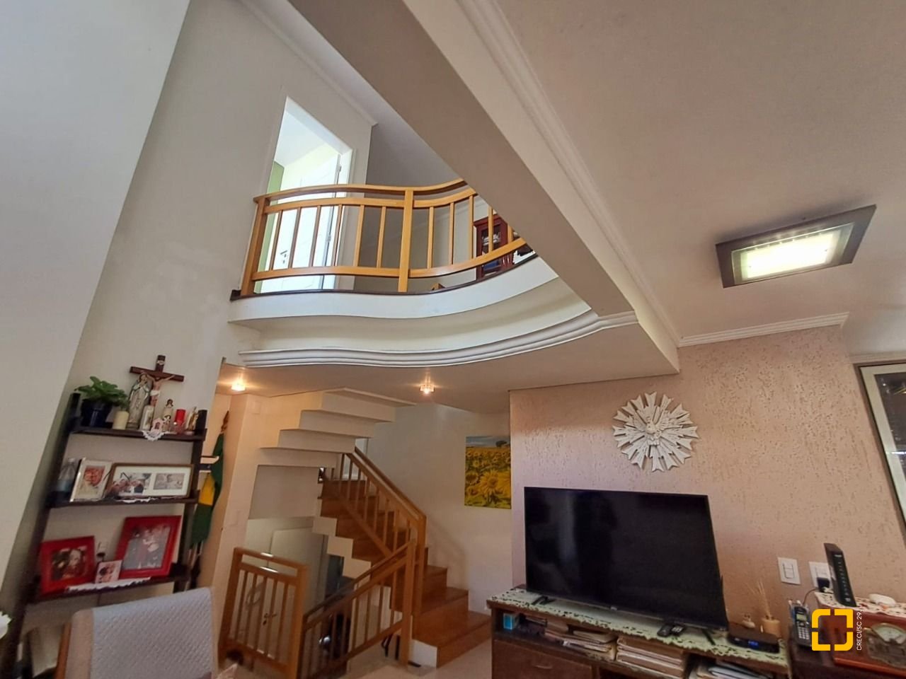 Casa de Condomínio com 277m², 5 quartos (sendo 2 suítes), 3 garagens, no bairro Cachoeira do Bom Jesus em Florianópolis