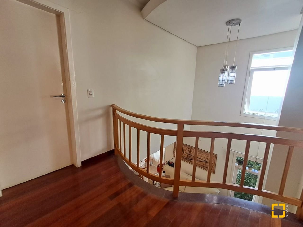Casa de Condomínio com 277m², 5 quartos (sendo 2 suítes), 3 garagens, no bairro Cachoeira do Bom Jesus em Florianópolis