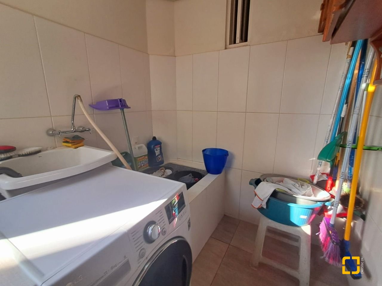 Casa de Condomínio com 277m², 5 quartos (sendo 2 suítes), 3 garagens, no bairro Cachoeira do Bom Jesus em Florianópolis