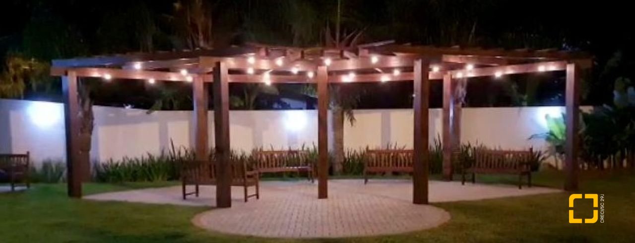 Casa de Condomínio com 277m², 5 quartos (sendo 2 suítes), 3 garagens, no bairro Cachoeira do Bom Jesus em Florianópolis