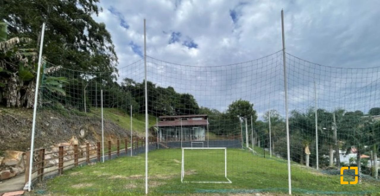 Casa de Condomínio com 277m², 5 quartos (sendo 2 suítes), 3 garagens, no bairro Cachoeira do Bom Jesus em Florianópolis