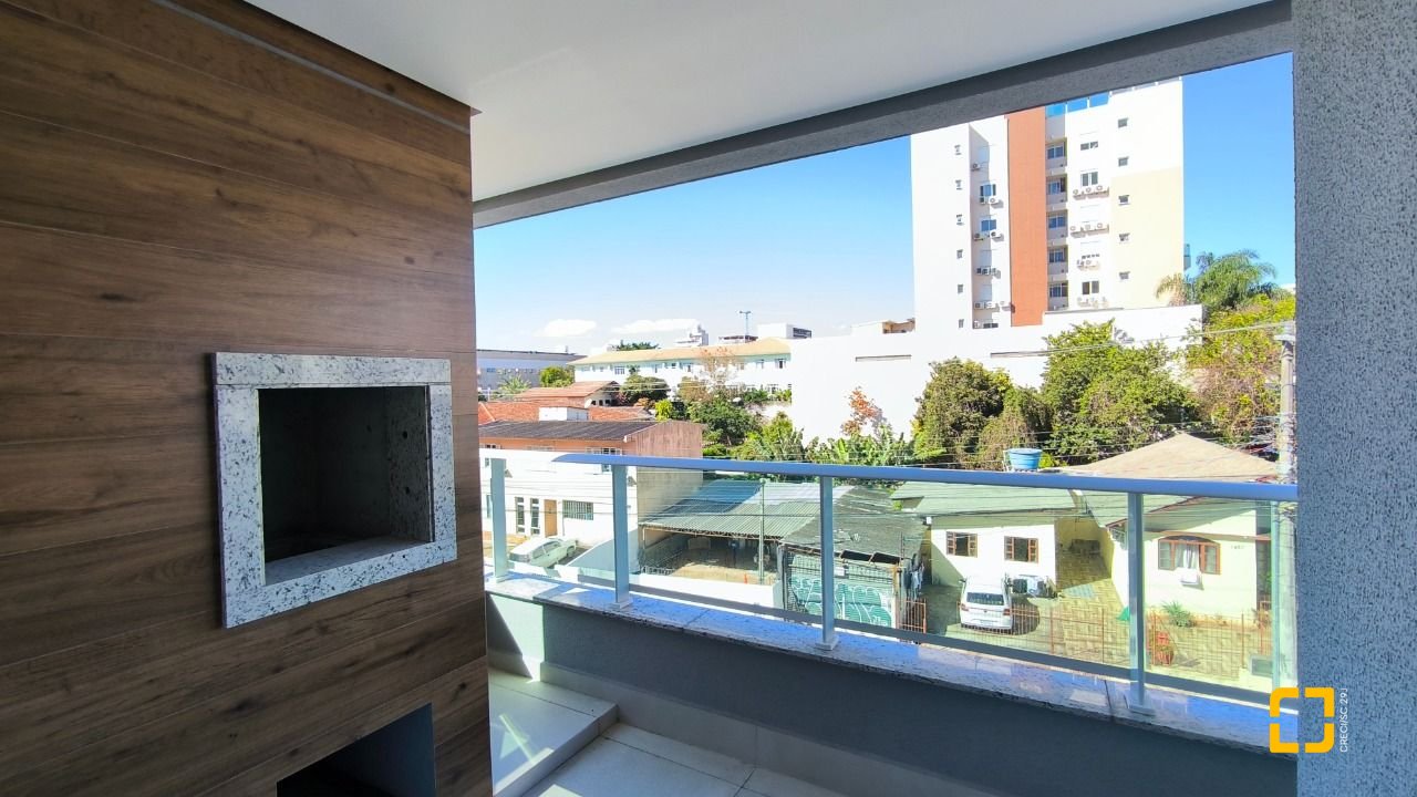 Apartamento com 85m², 4 quartos (sendo 1 suíte), 1 garagem, no bairro Estreito em Florianópolis
