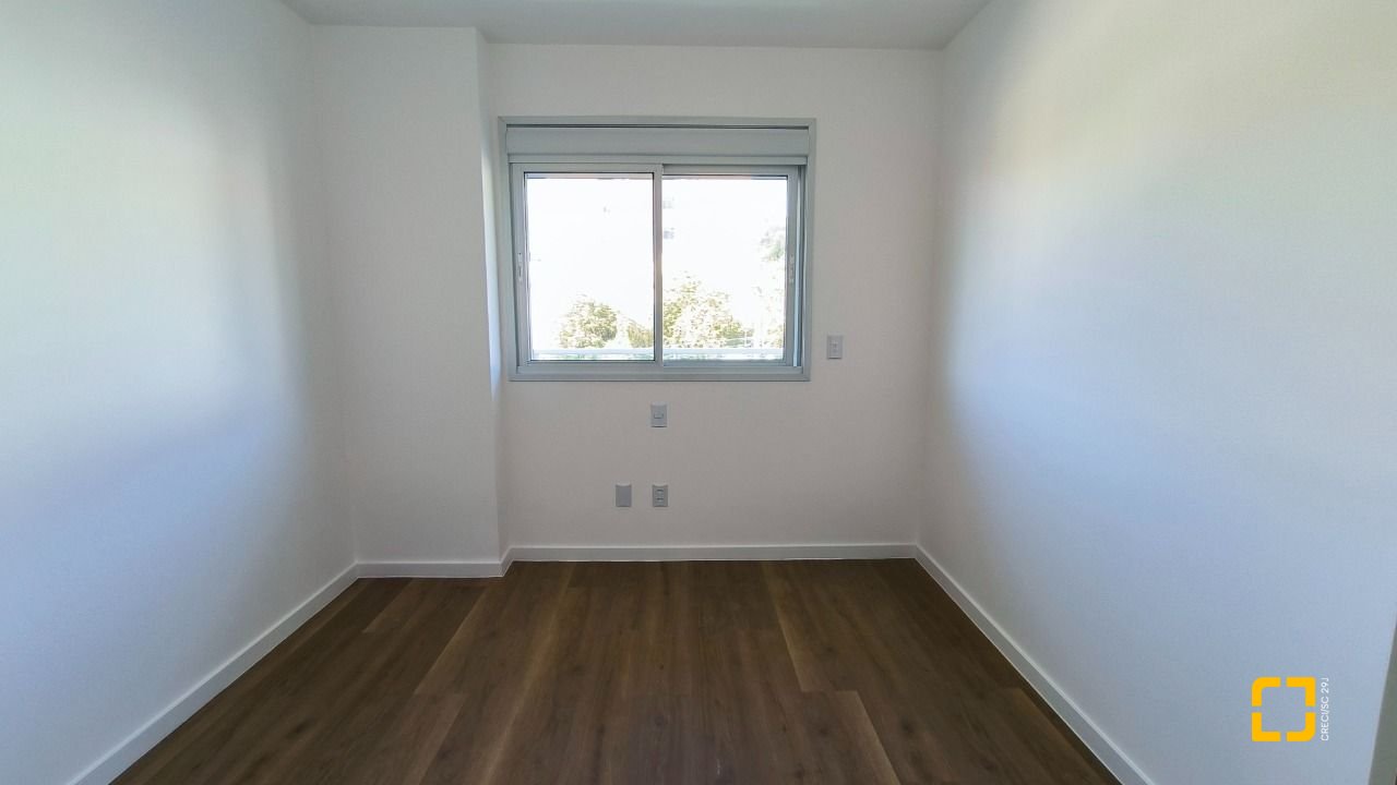 Apartamento com 85m², 4 quartos (sendo 1 suíte), 1 garagem, no bairro Estreito em Florianópolis