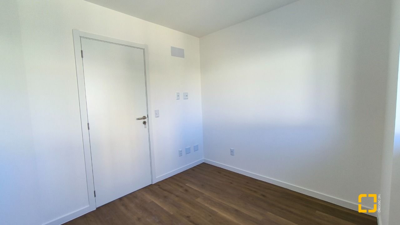 Apartamento com 85m², 4 quartos (sendo 1 suíte), 1 garagem, no bairro Estreito em Florianópolis