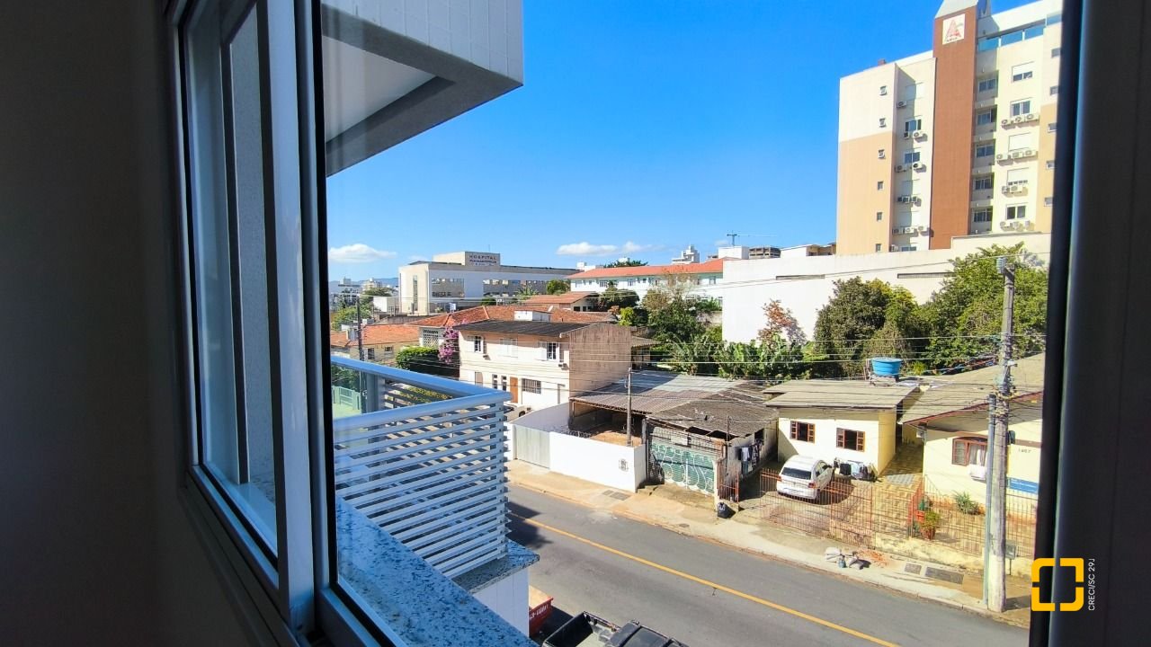 Apartamento com 85m², 4 quartos (sendo 1 suíte), 1 garagem, no bairro Estreito em Florianópolis