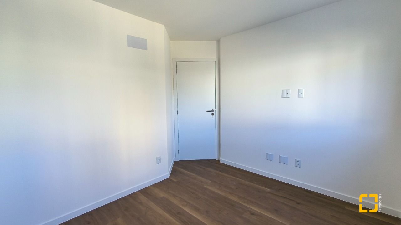Apartamento com 85m², 4 quartos (sendo 1 suíte), 1 garagem, no bairro Estreito em Florianópolis