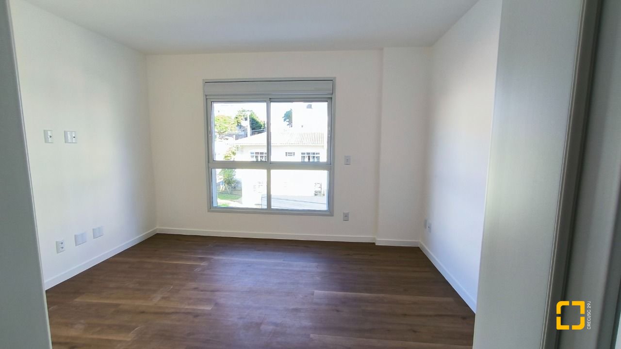 Apartamento com 85m², 4 quartos (sendo 1 suíte), 1 garagem, no bairro Estreito em Florianópolis