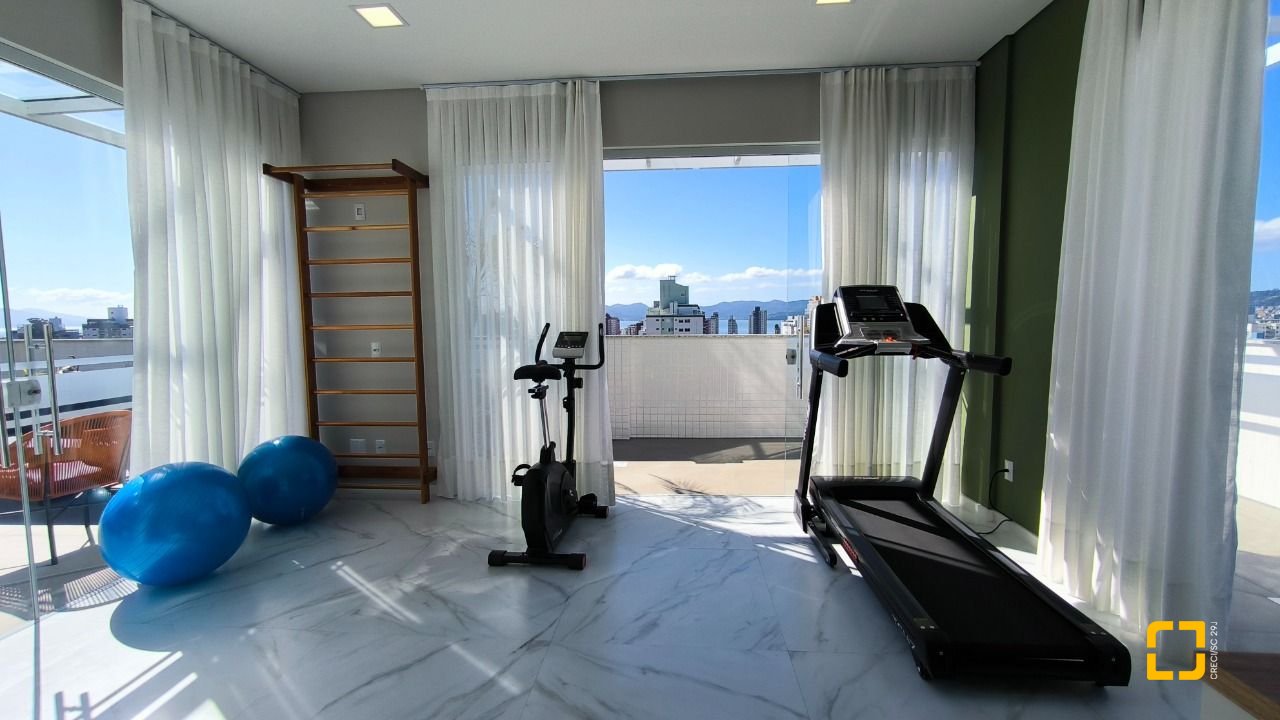 Apartamento com 85m², 4 quartos (sendo 1 suíte), 1 garagem, no bairro Estreito em Florianópolis