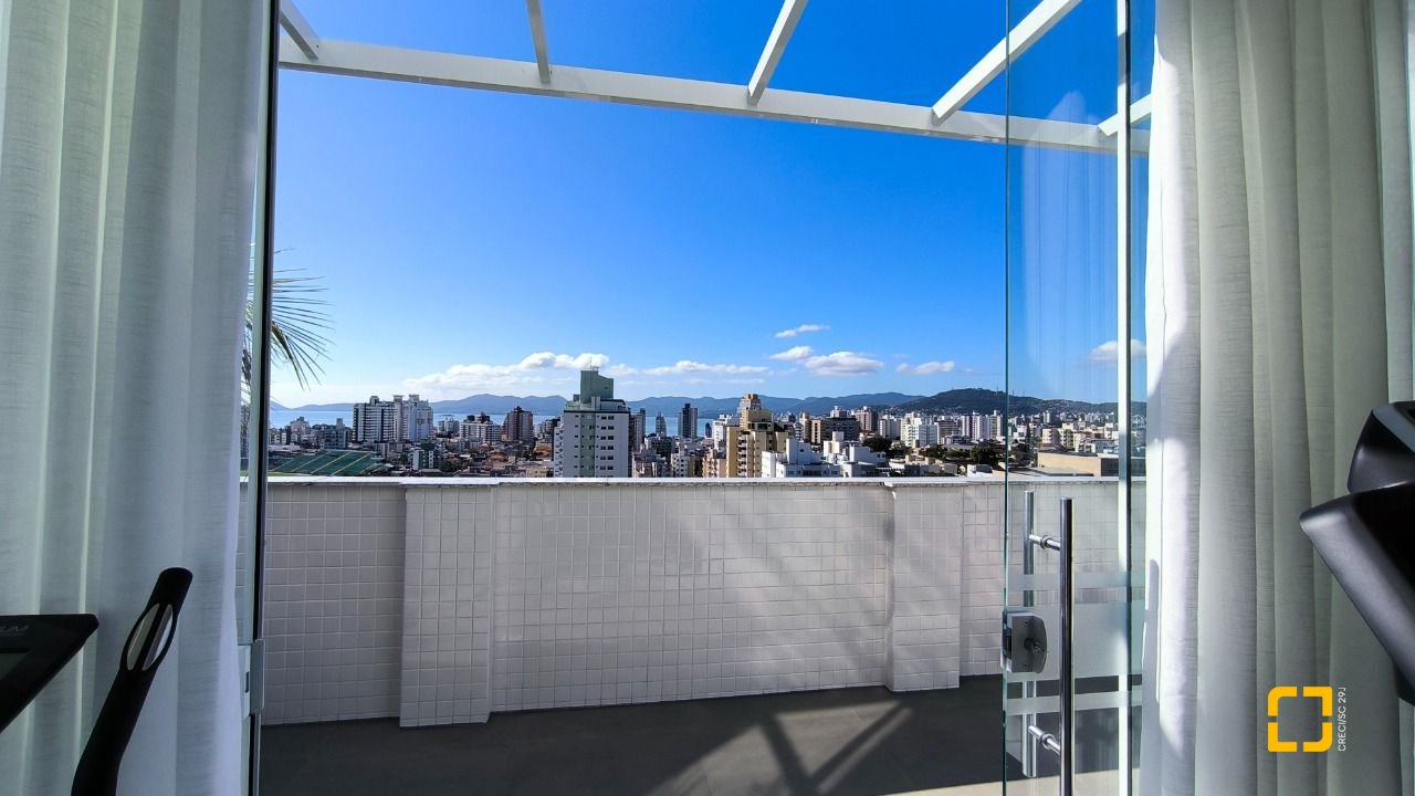 Apartamento com 85m², 4 quartos (sendo 1 suíte), 1 garagem, no bairro Estreito em Florianópolis