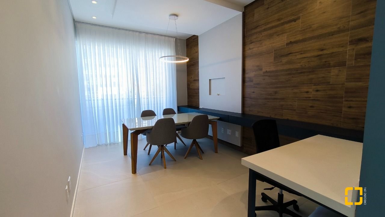 Apartamento com 85m², 4 quartos (sendo 1 suíte), 1 garagem, no bairro Estreito em Florianópolis