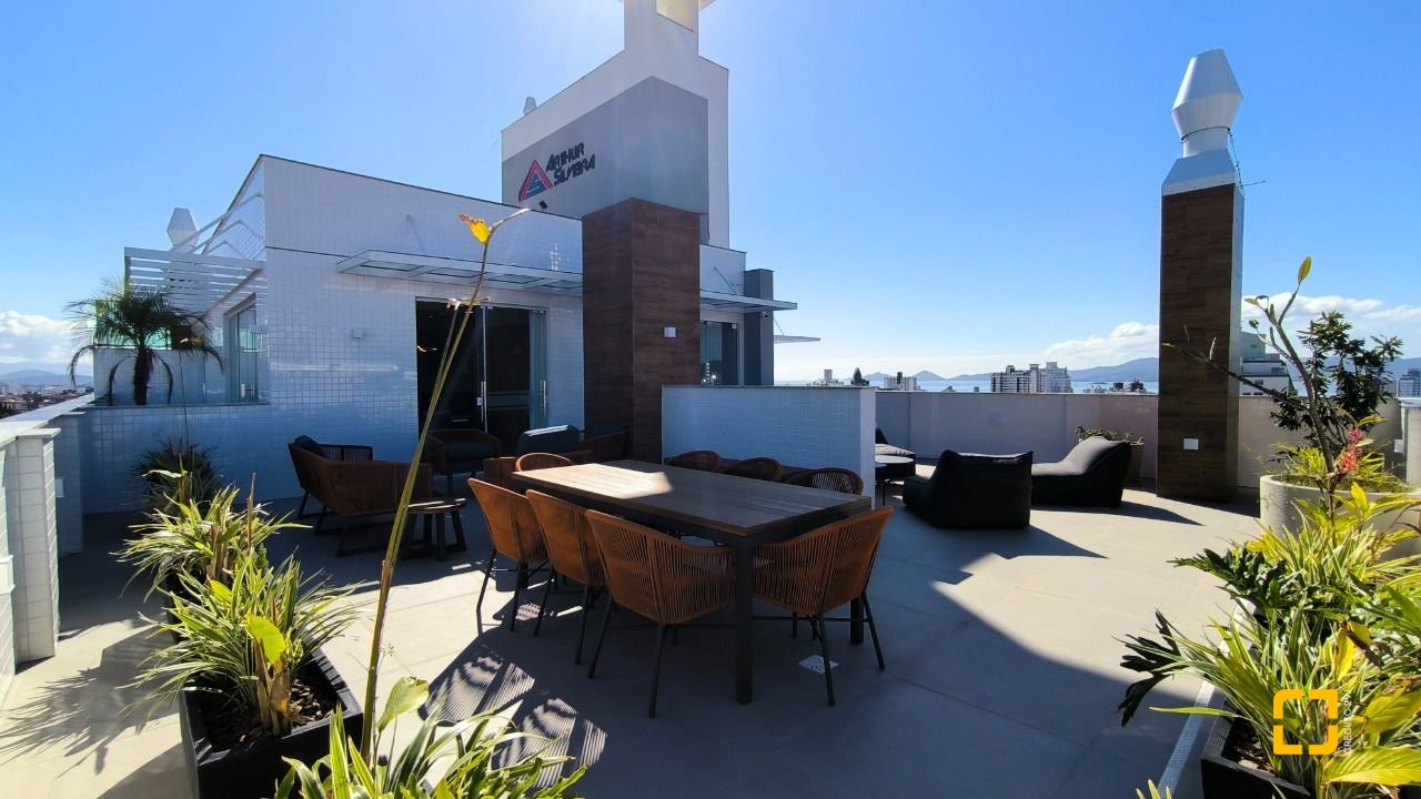 Apartamento com 85m², 4 quartos (sendo 1 suíte), 1 garagem, no bairro Estreito em Florianópolis