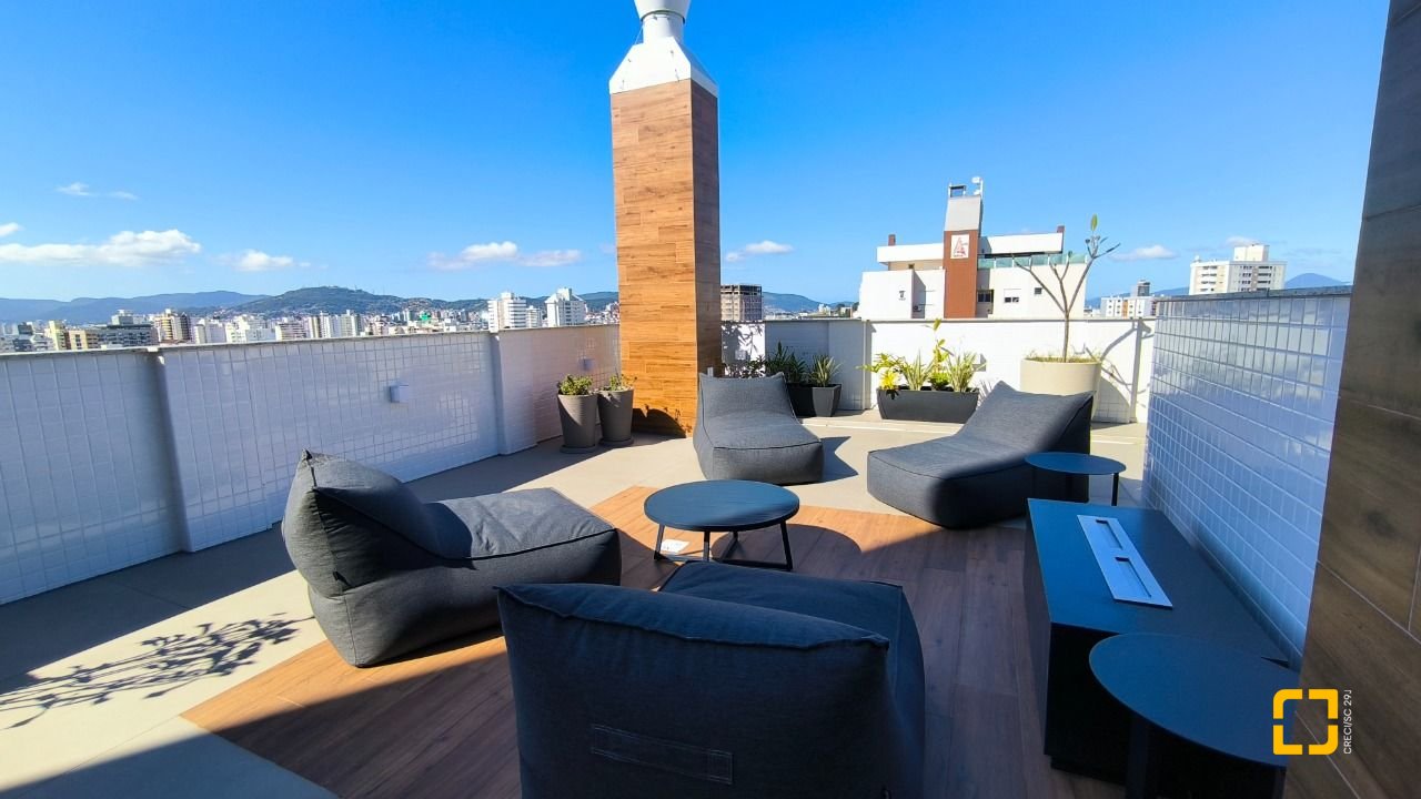 Apartamento com 85m², 4 quartos (sendo 1 suíte), 1 garagem, no bairro Estreito em Florianópolis