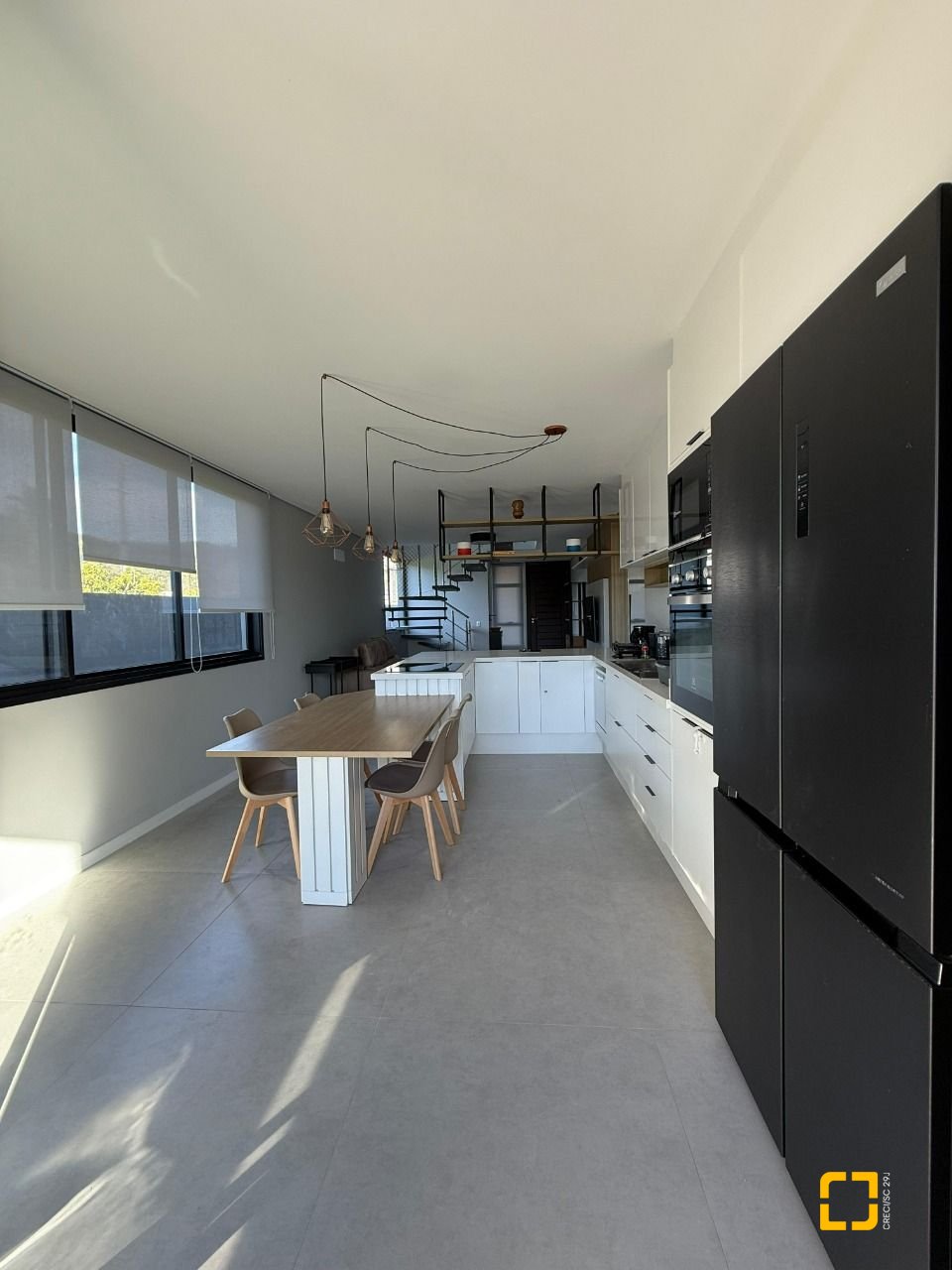 Casa com 127m², 4 quartos (sendo 1 suíte), 2 garagens, no bairro Cachoeira do Bom Jesus em Florianópolis