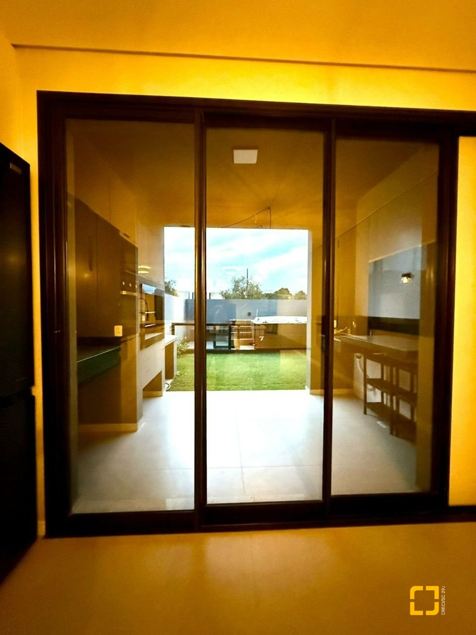 Casa com 127m², 4 quartos (sendo 1 suíte), 2 garagens, no bairro Cachoeira do Bom Jesus em Florianópolis