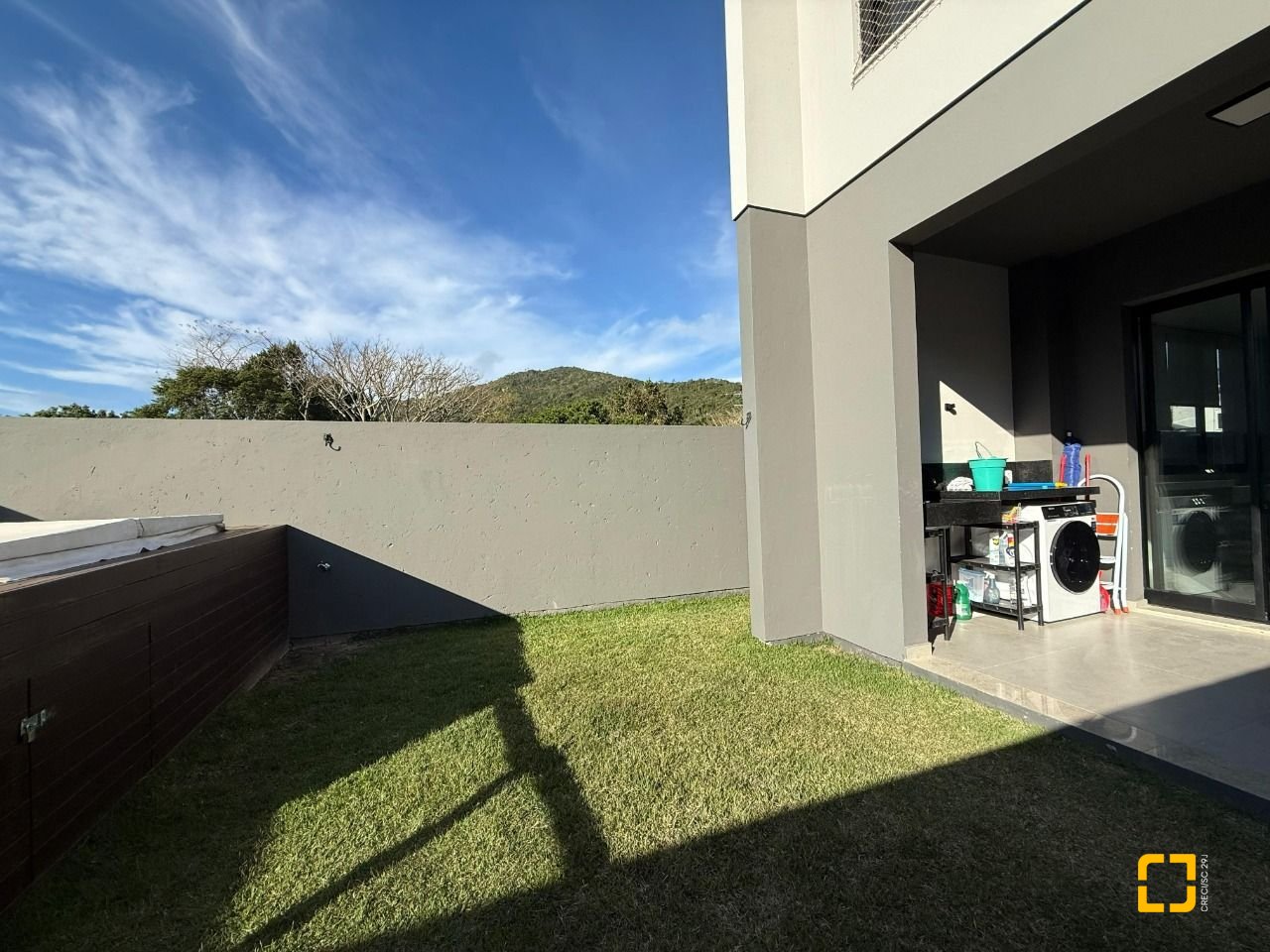 Casa com 127m², 4 quartos (sendo 1 suíte), 2 garagens, no bairro Cachoeira do Bom Jesus em Florianópolis