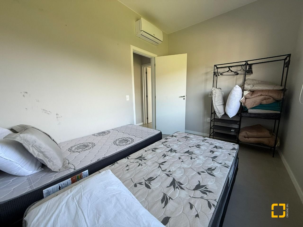 Casa com 127m², 4 quartos (sendo 1 suíte), 2 garagens, no bairro Cachoeira do Bom Jesus em Florianópolis