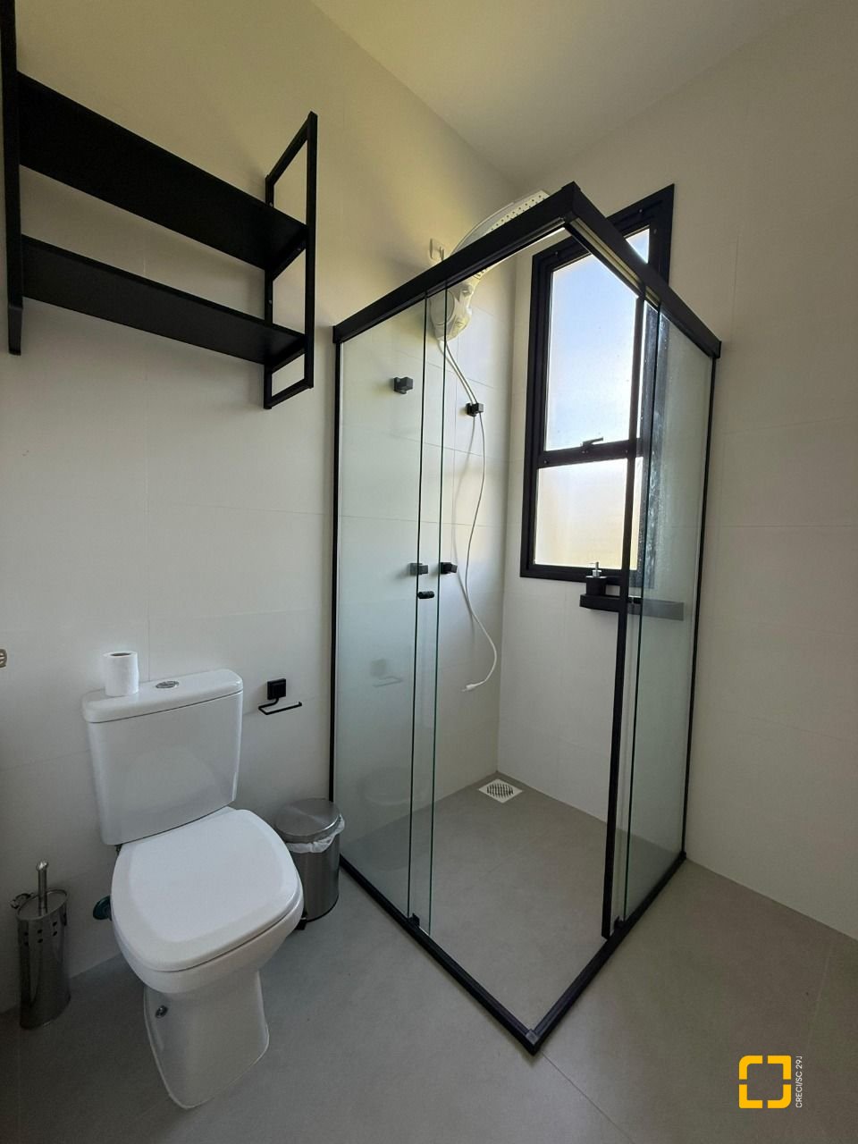 Casa com 127m², 4 quartos (sendo 1 suíte), 2 garagens, no bairro Cachoeira do Bom Jesus em Florianópolis