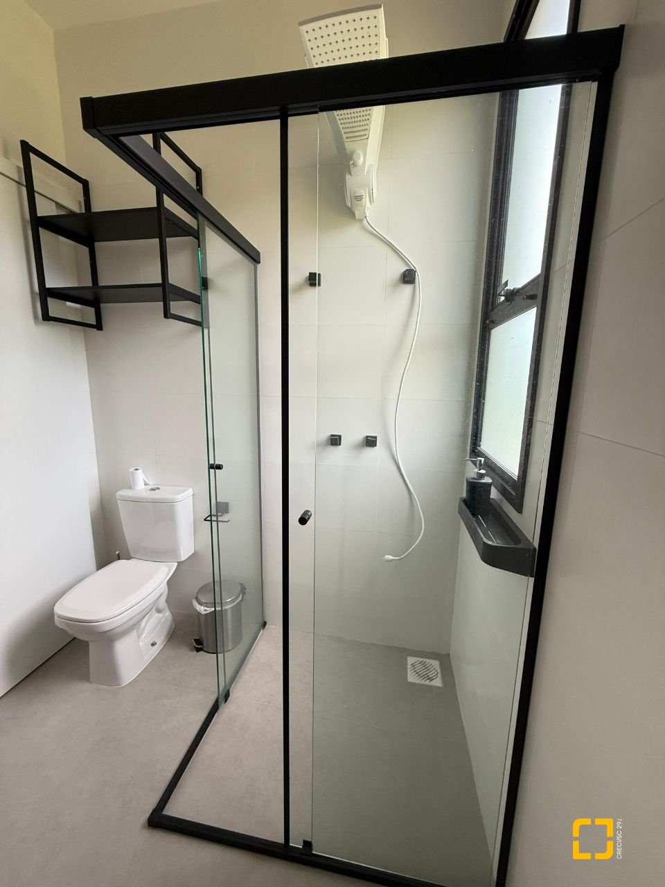 Casa com 127m², 4 quartos (sendo 1 suíte), 2 garagens, no bairro Cachoeira do Bom Jesus em Florianópolis