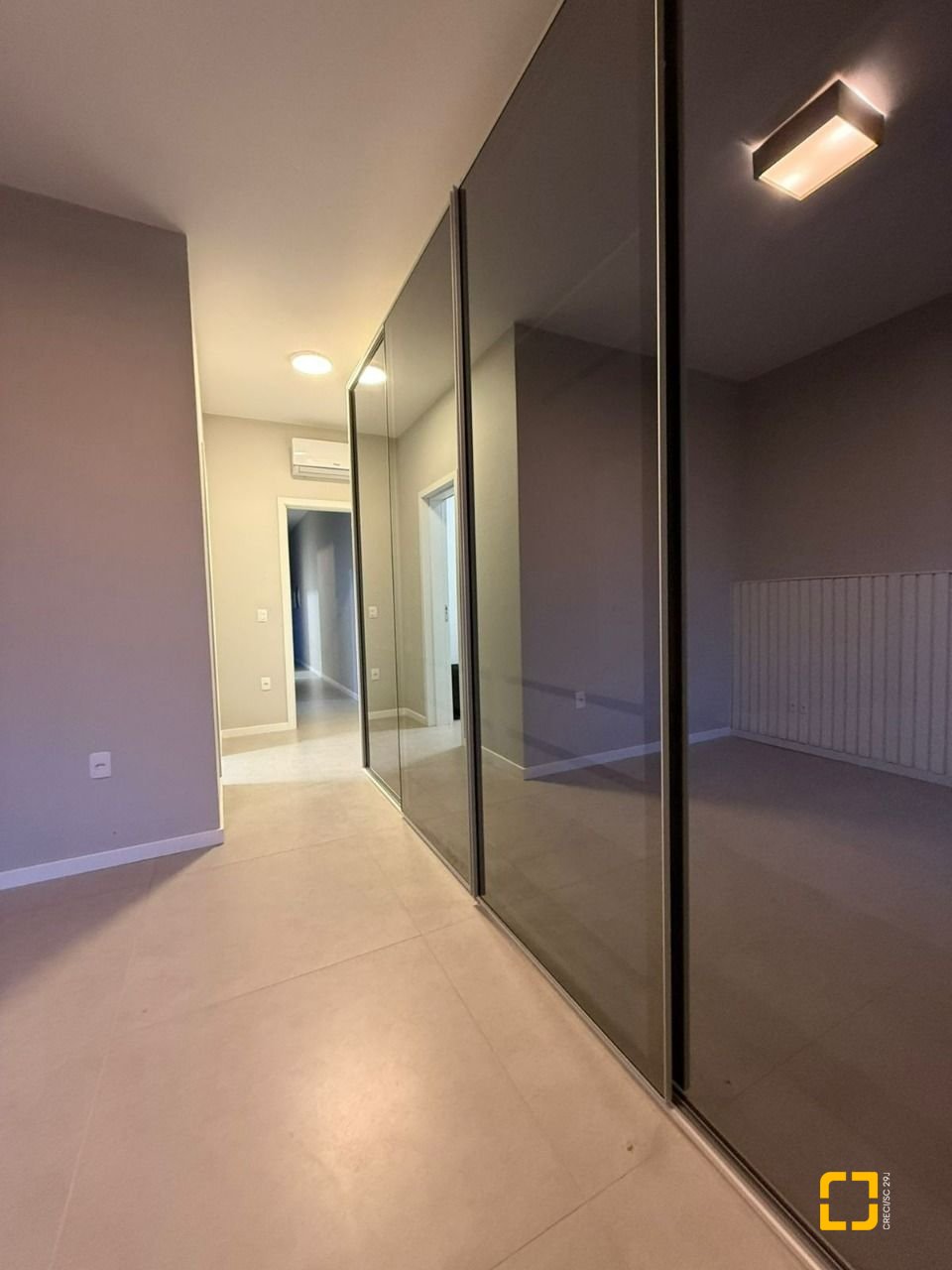 Casa com 127m², 4 quartos (sendo 1 suíte), 2 garagens, no bairro Cachoeira do Bom Jesus em Florianópolis