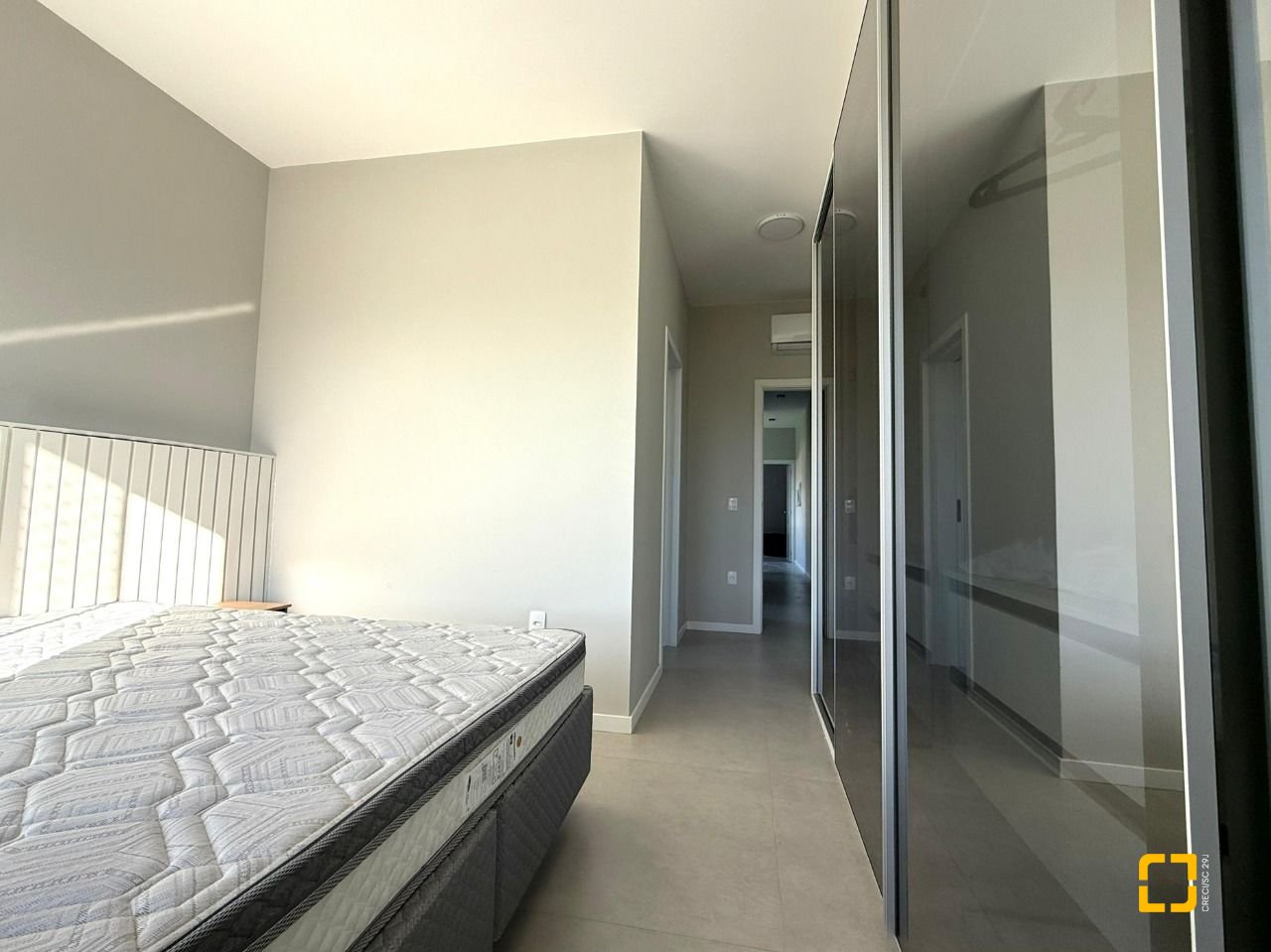 Casa com 127m², 4 quartos (sendo 1 suíte), 2 garagens, no bairro Cachoeira do Bom Jesus em Florianópolis