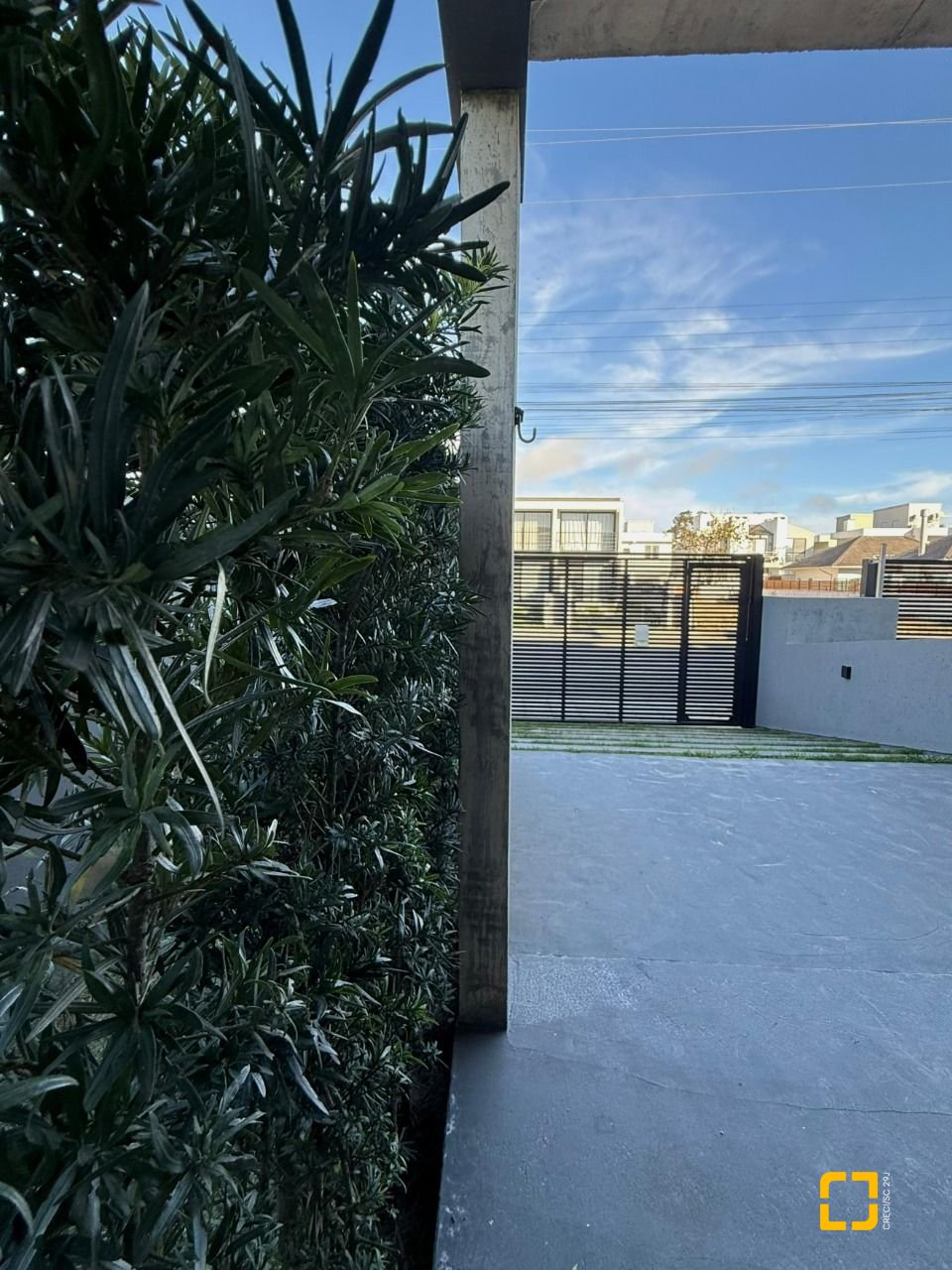 Casa com 127m², 4 quartos (sendo 1 suíte), 2 garagens, no bairro Cachoeira do Bom Jesus em Florianópolis