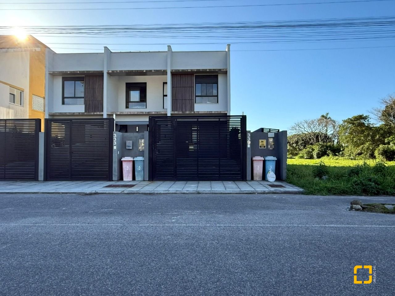 Casa com 127m², 4 quartos (sendo 1 suíte), 2 garagens, no bairro Cachoeira do Bom Jesus em Florianópolis